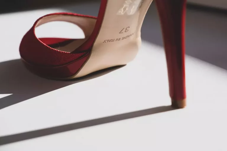 Zakupy online: jak wybrać idealne buty damskie bez wychodzenia z domu