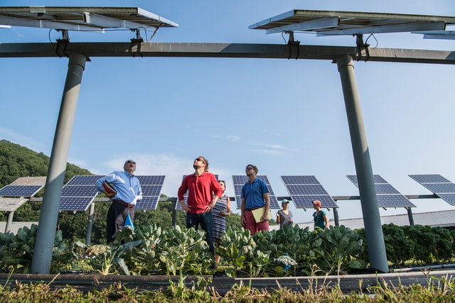 Zestaw solarny do kampera, czyli wygoda i niezależność podczas każdej podróży